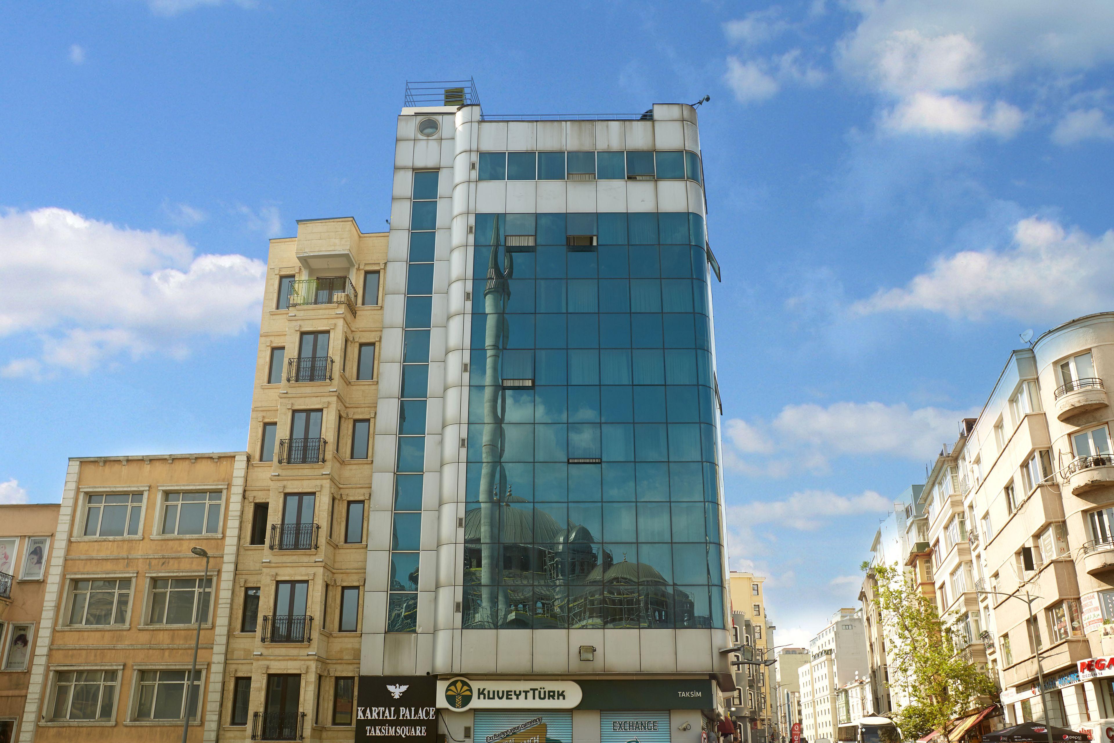 Kartal Palace Taksim Square Family Hotel — Photos 1